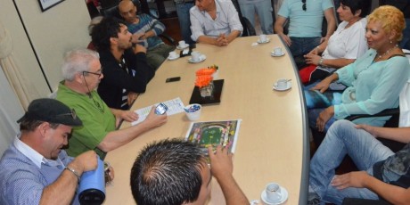 Conferencia con artistas locales